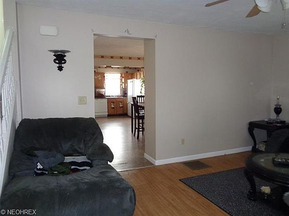 4th image of 630 Lowell St