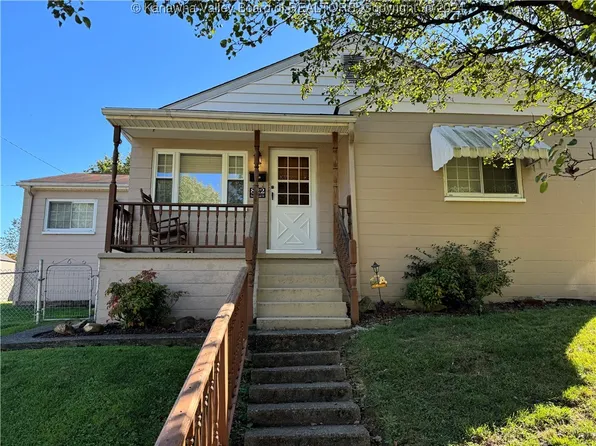 822 Sutherland Dr, Saint Albans, WV 25177