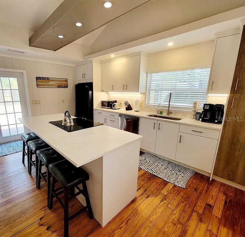 2 bed, 2.0 bath, 1428 sqft, $3,100 — Photo 1