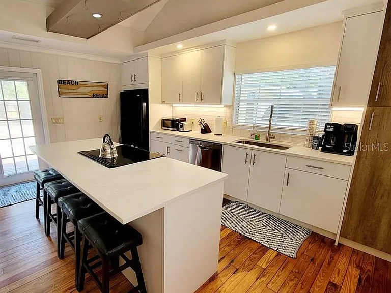 1817 Ivanhoe St #AB — Photo 1