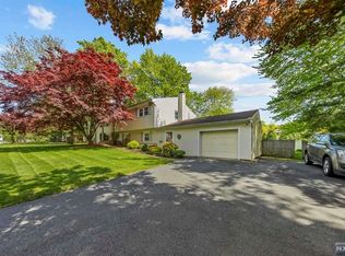 72 Hurst Ter, Wayne, NJ 07470