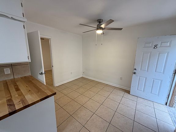 5th image of 300 W Valley Rd #8