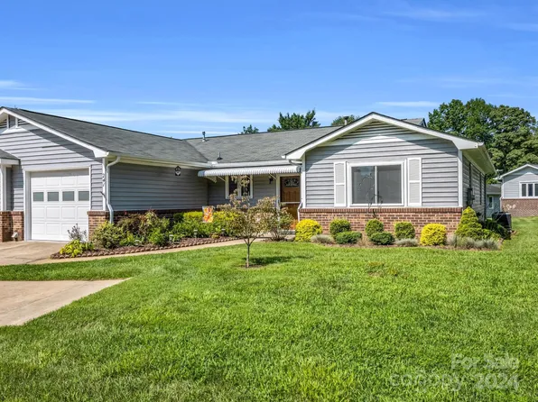241 Dartcrest Dr, Hendersonville, NC 28792