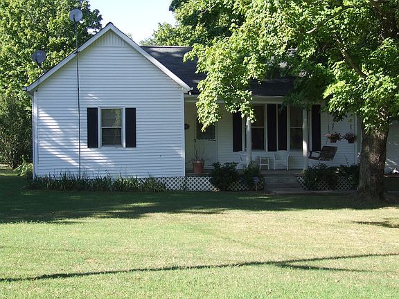 2nd image of 1017 Old Jefferson Pike
