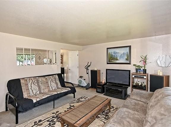 4th image of 2702 99th Ave NE