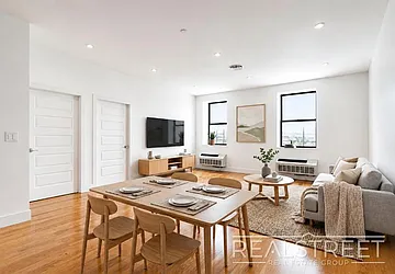 90-02 Queens Boulevard, #606