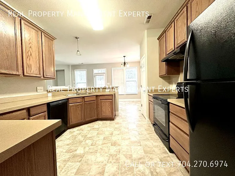 9824 Coatbridge Dr — Photo 3