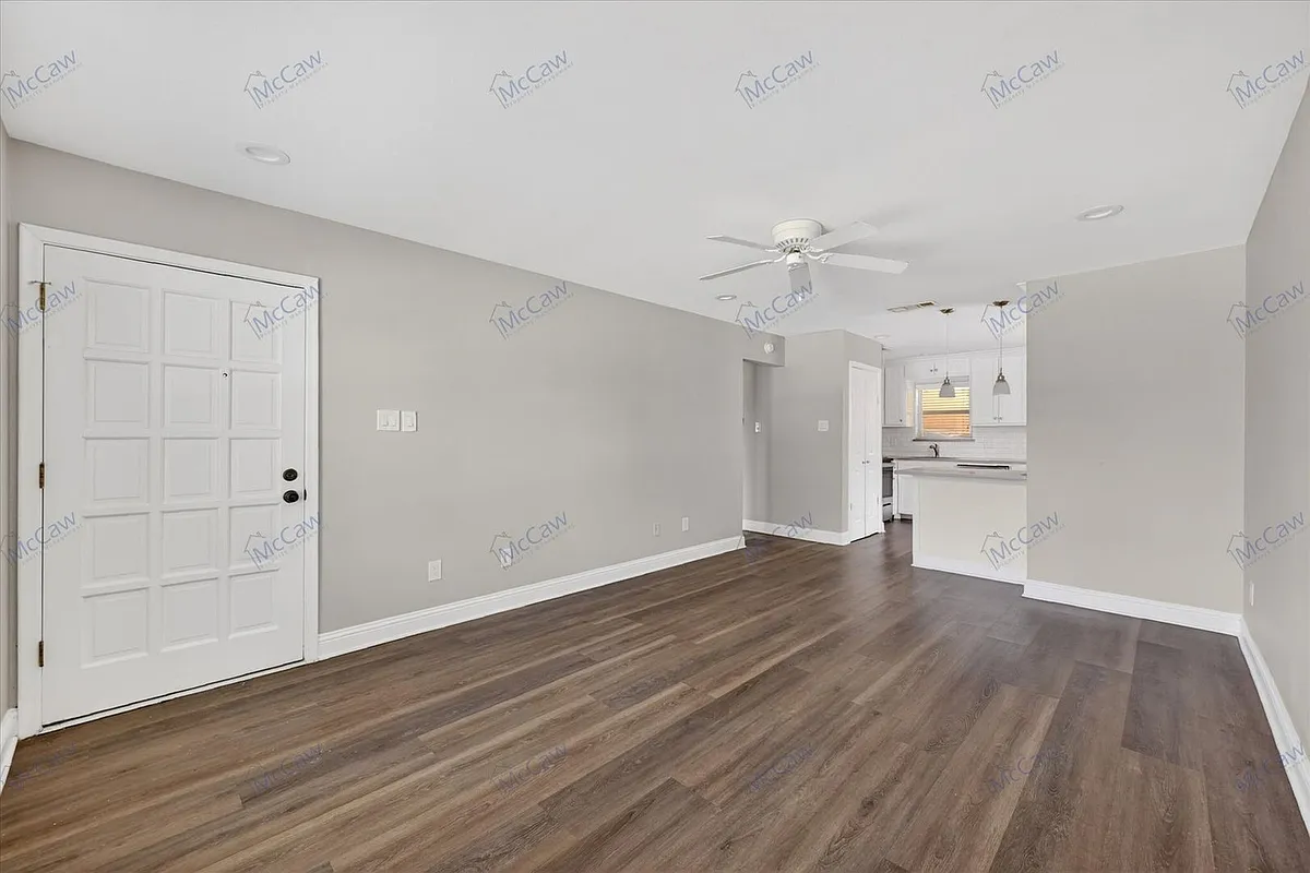 Building Photo - 206 N Graves St