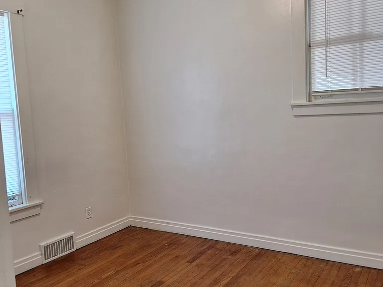 408 N Michigan St — Photo 5
