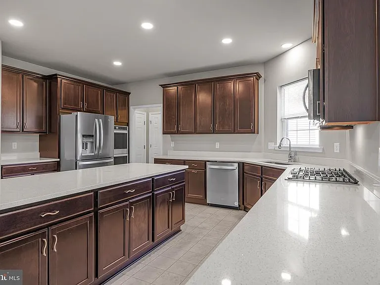 243 Wavyleaf Dr — Photo 14