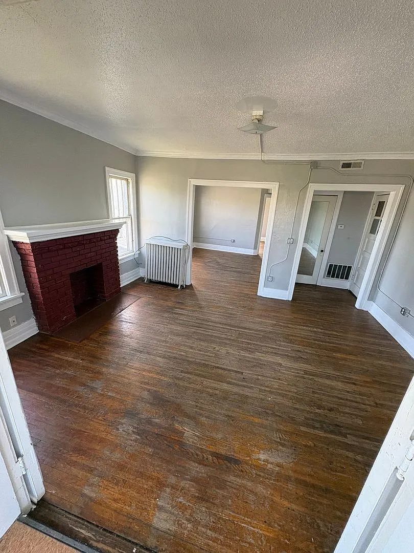 610 Wellington St — Photo 2
