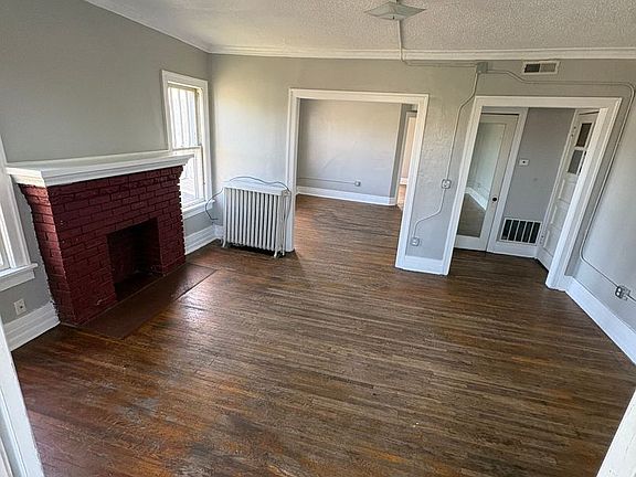 2nd image of 610 Wellington St APT A6