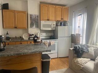 9 Charter St APT 3, Boston, MA 02113