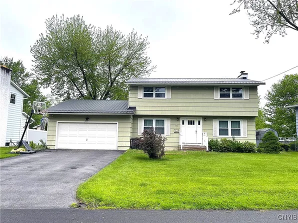 79 Bayberry Cir, Liverpool, NY 13090