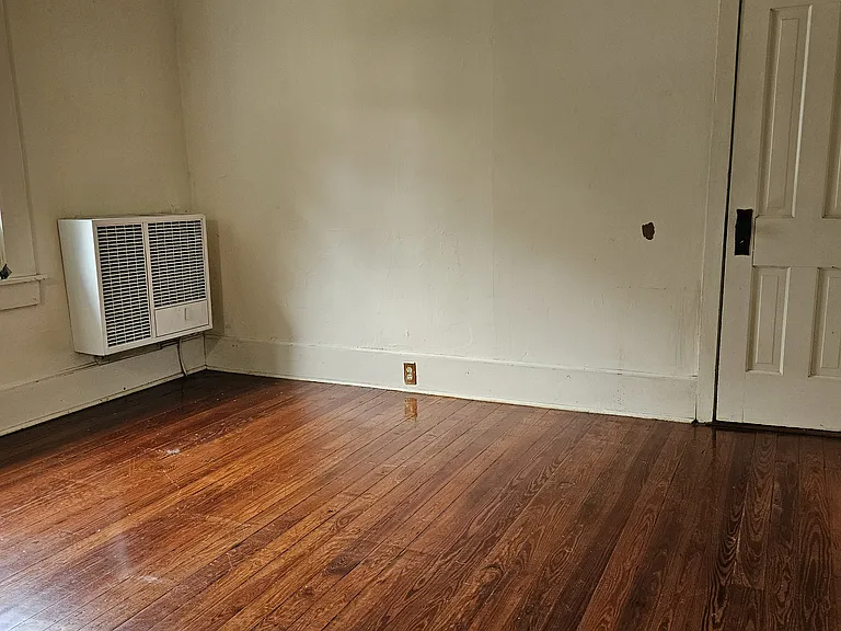 308 NW 2nd St #B — Photo 15