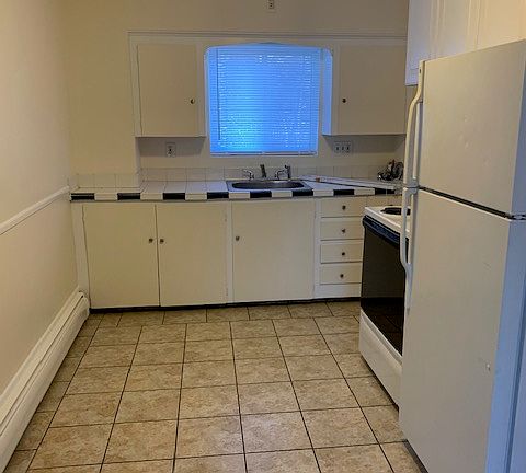 3rd image of 101 N Broadway #3