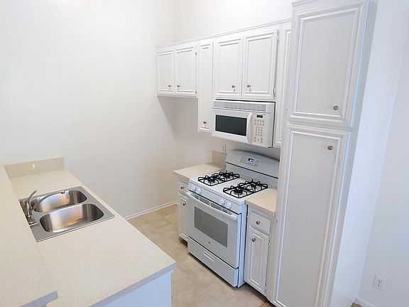 2nd image of 11113 Camarillo St #103