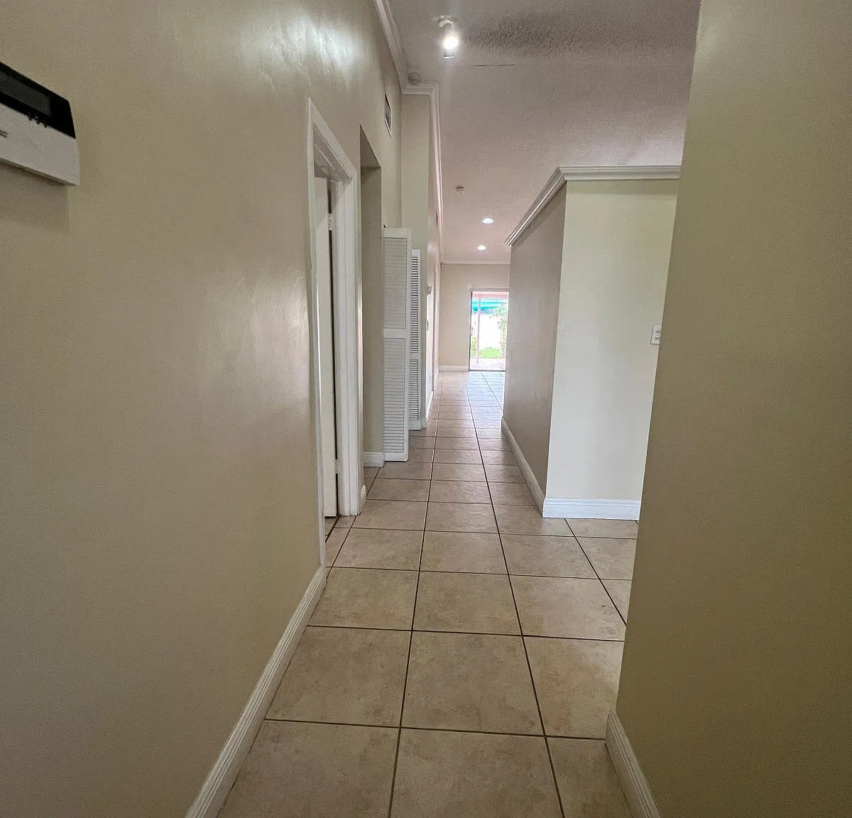 3 bed, 1138 sqft, $2,950 — Photo 4