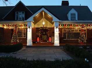 7023 Oakes Rd, Brecksville, OH 44141