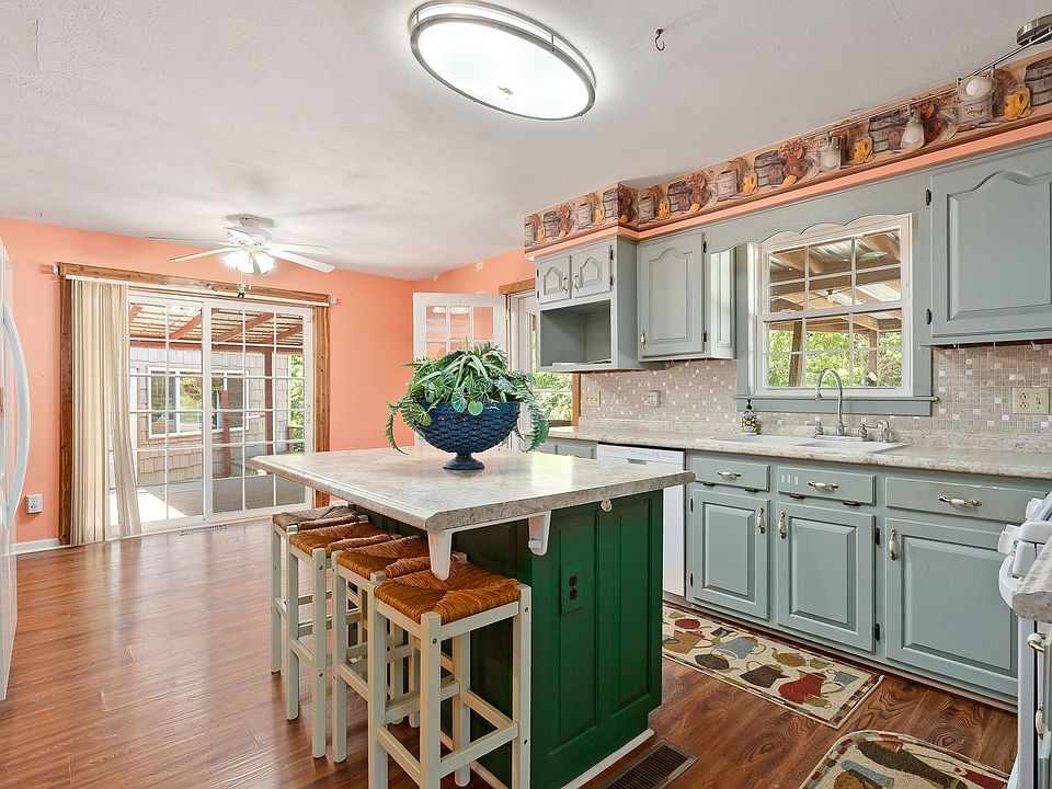 7th image of this home