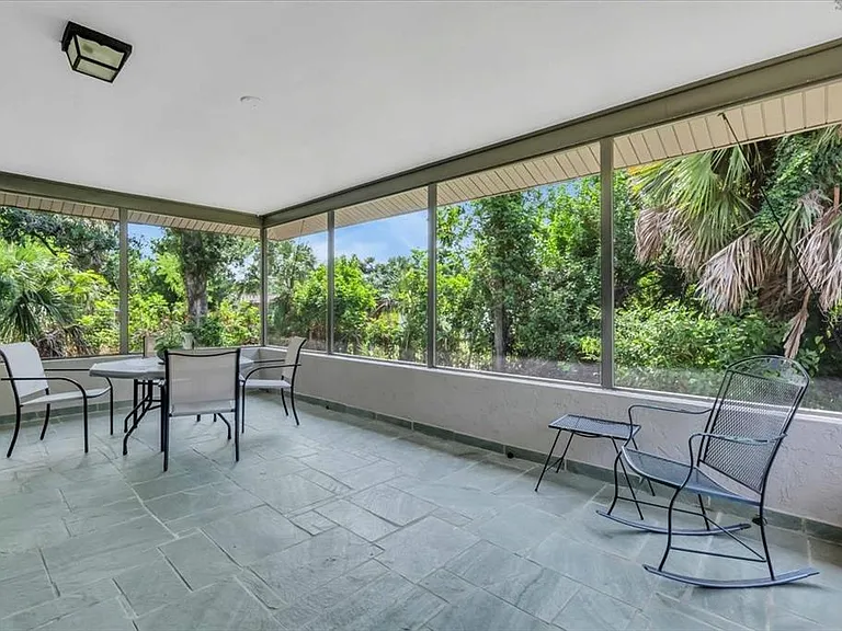 331 Burke Rd — Photo 25