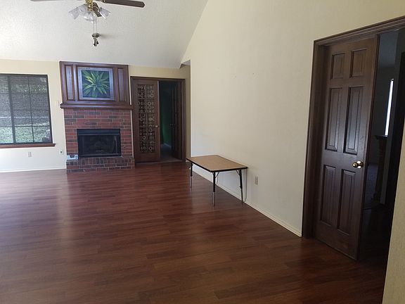 4th image of 1700 Oriole Ct