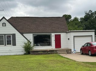 2401 W Broadway Ave, Enid, OK 73703