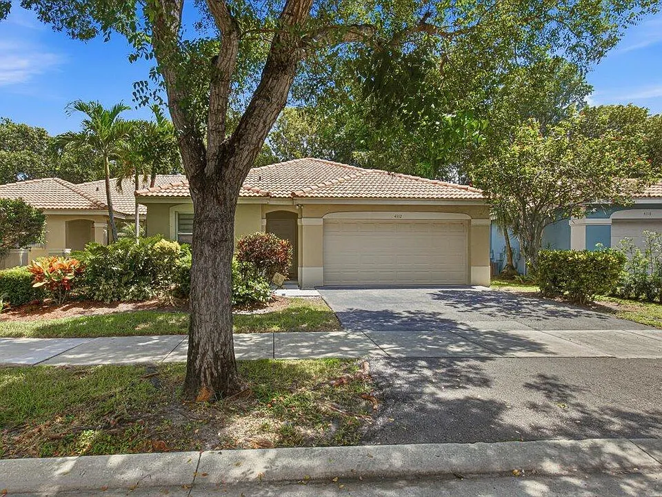 4112 Pine Ridge Ln
