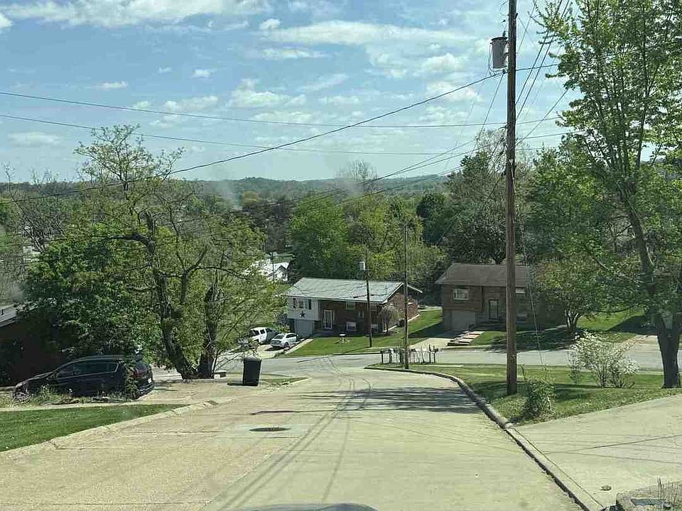 2nd image of 38 Southmoor Hts