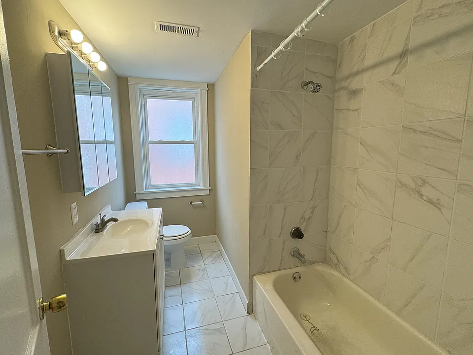 822 Leland Ave #3N