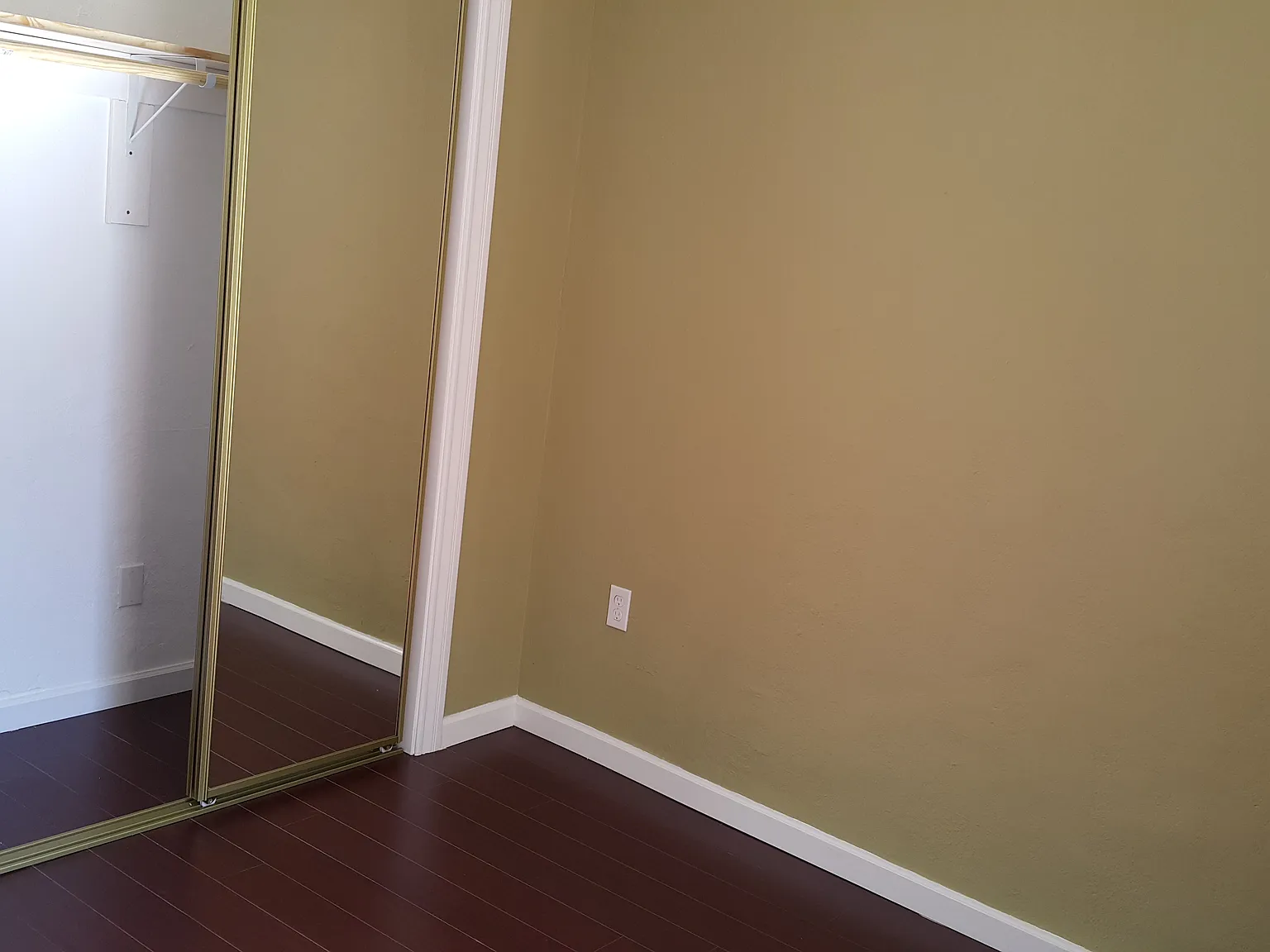 1 bed, 400 sqft, $1,700 — Photo 2