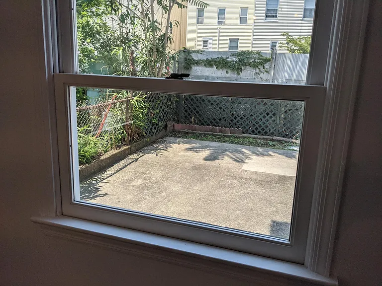 75 Webster Ave #1 — Photo 32
