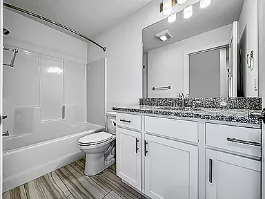 3 bed, $2,444 — Photo 2