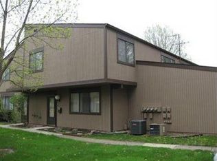 26734 Lake Of The Falls Blvd, Olmsted Falls, OH 44138