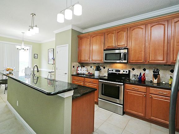 4th image of 1559 Pier St