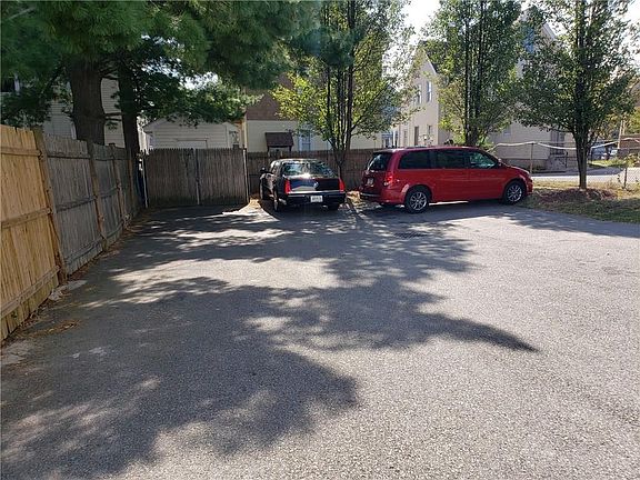 2nd image of 12R Cheshire St