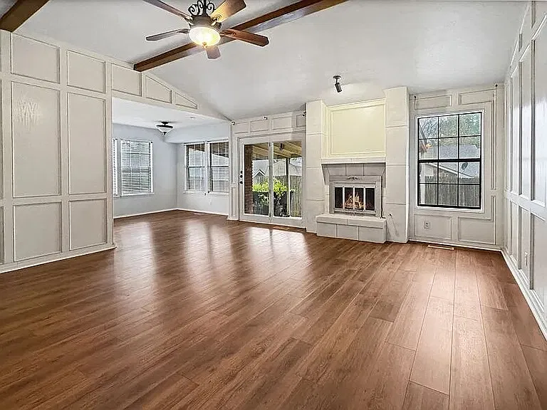 3 bed, 2.0 bath, 1634 sqft, $1,799 — Photo 2