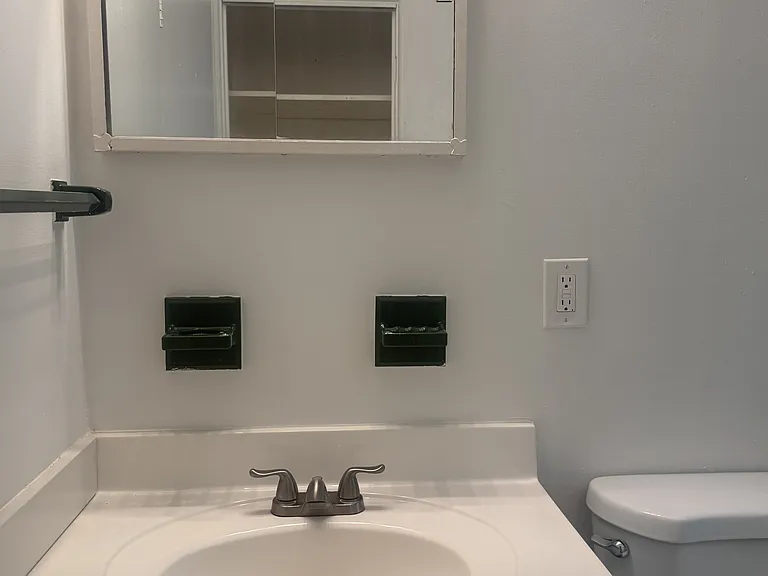 8 E Evans St — Photo 7