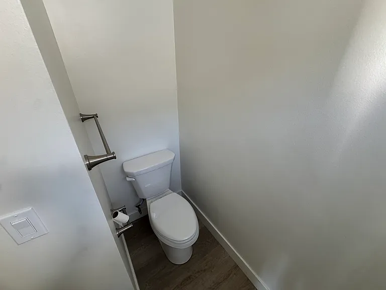 112 2nd St #4 — Photo 11