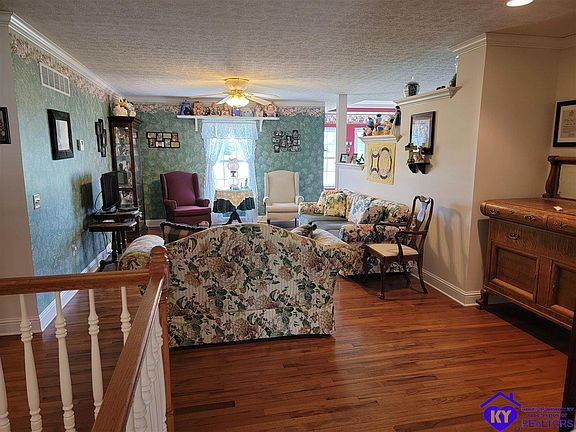 2nd image of 106 Northridge Cir