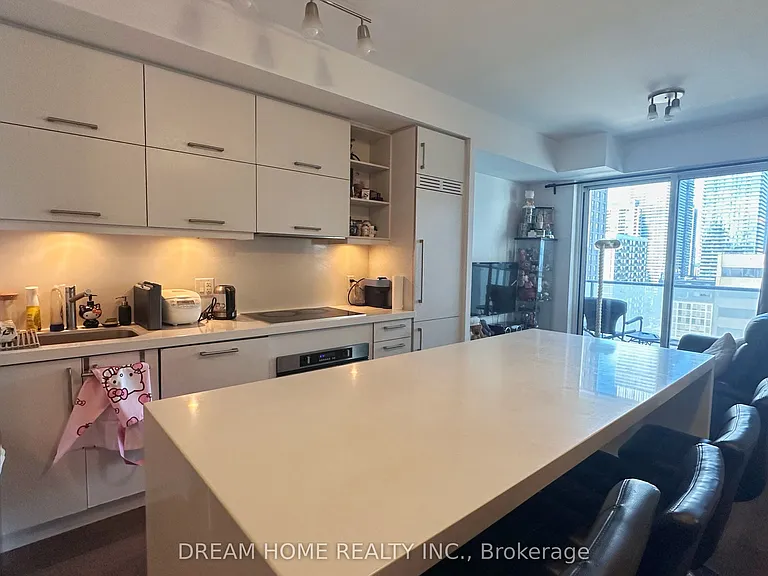 65 Saint Mary St #1611 — Photo 4