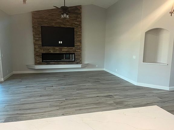 3rd image of 15050 Shady Elm Ln
