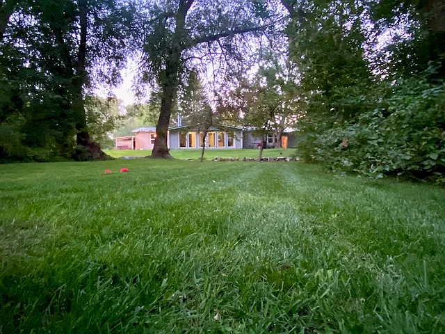 3 bed, 2300 sqft, $2,800 — Photo 4