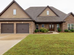 1012 Garrett Ln, Florence, AL 35634