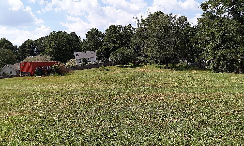 2nd image of 1695 Old Peachtree Rd