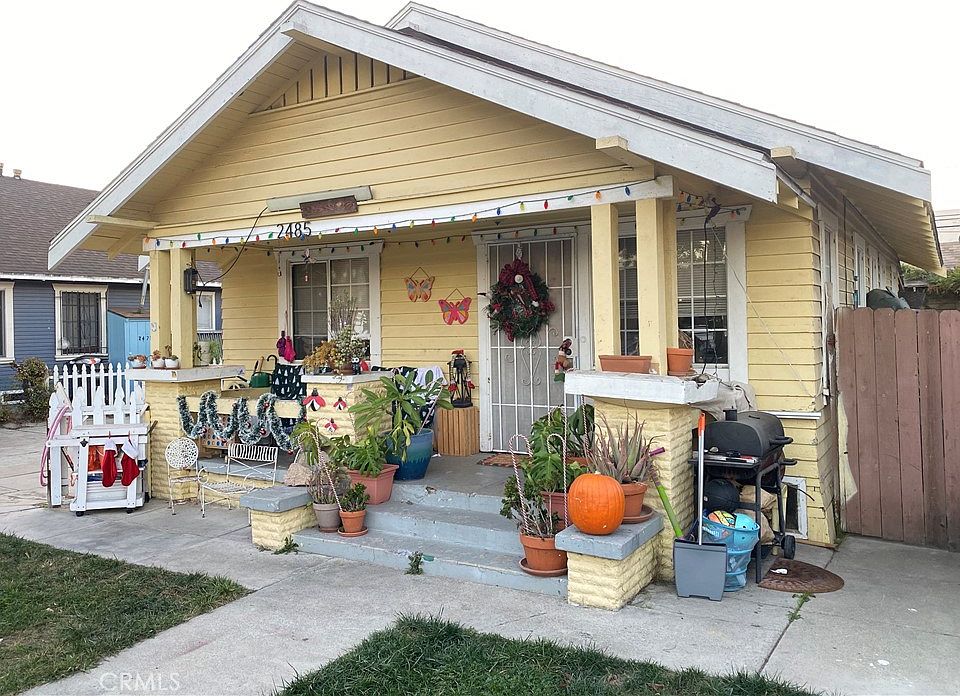 1st image of 2485 N Pasadena Ave