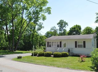 105 Metro Trl, Hopatcong, NJ 07843