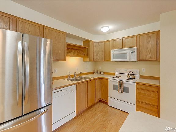 5th image of 8917 Meridian Pl NE APT 102