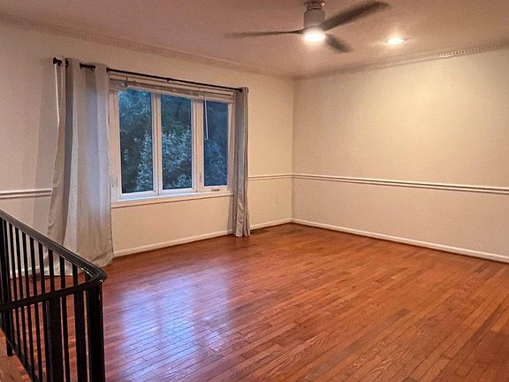4th image of 8677 Valley Dr