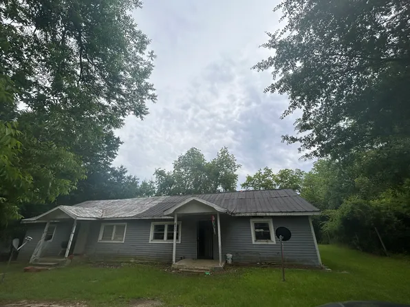 425 3rd St #A, Unadilla, GA 31091